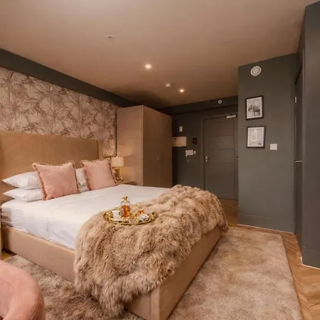 Primedeluxe Leeds (West Yorkshire)